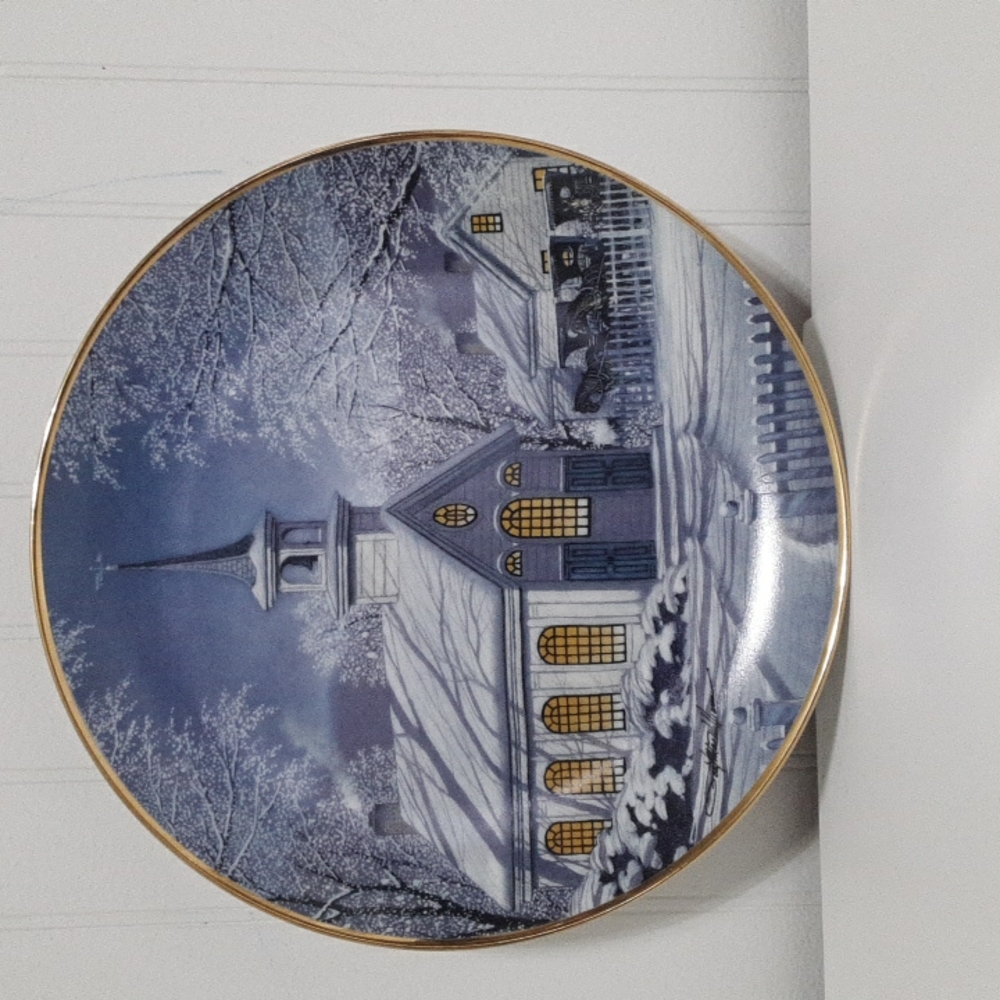 "Chapel in Winter" Franklin Mint Heirloom plate. Approximately 8".